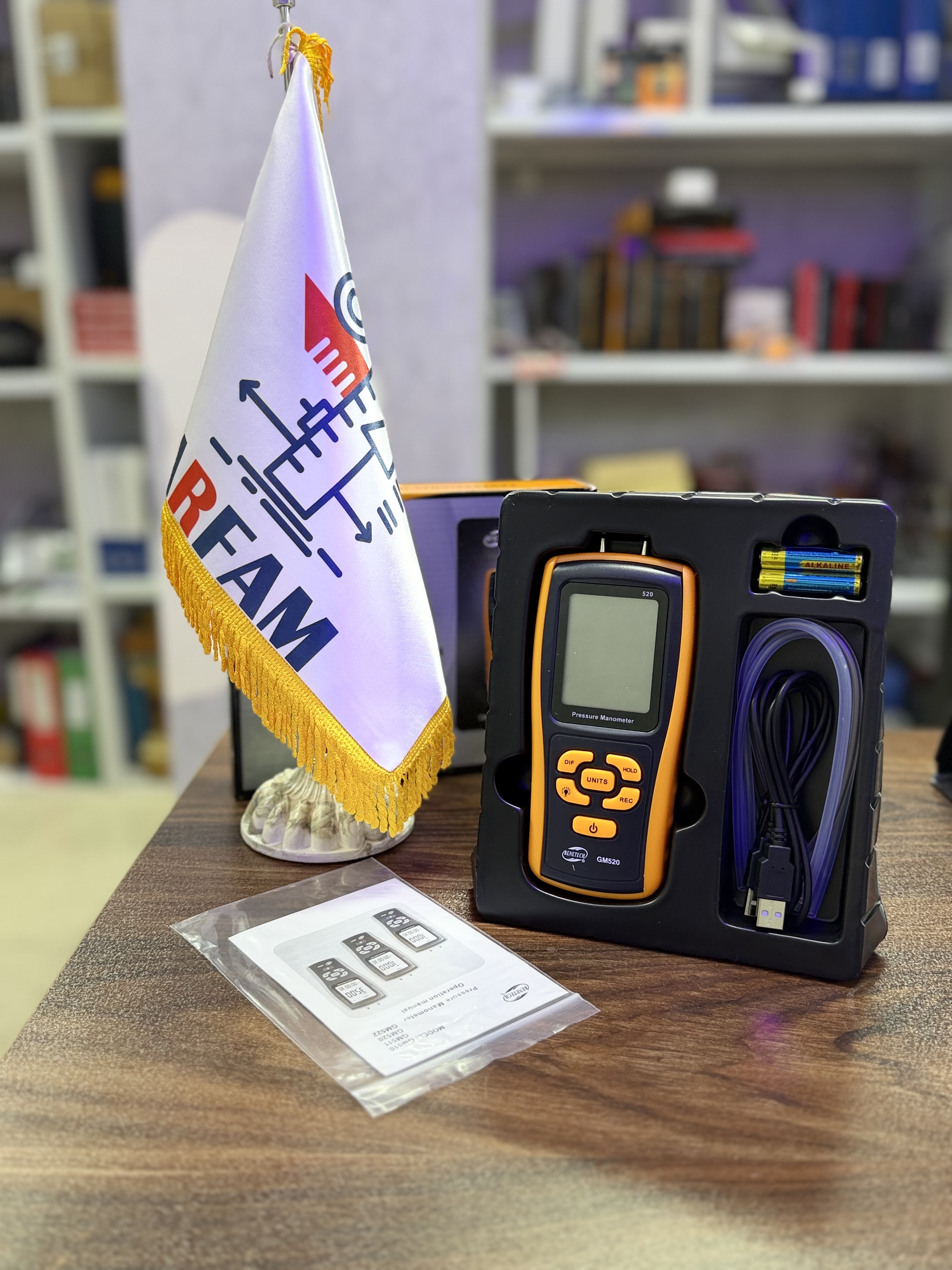 مانومتر یا فشارسنج دیجیتالی ارزان قیمت بنتک مدل BENETECH GM520