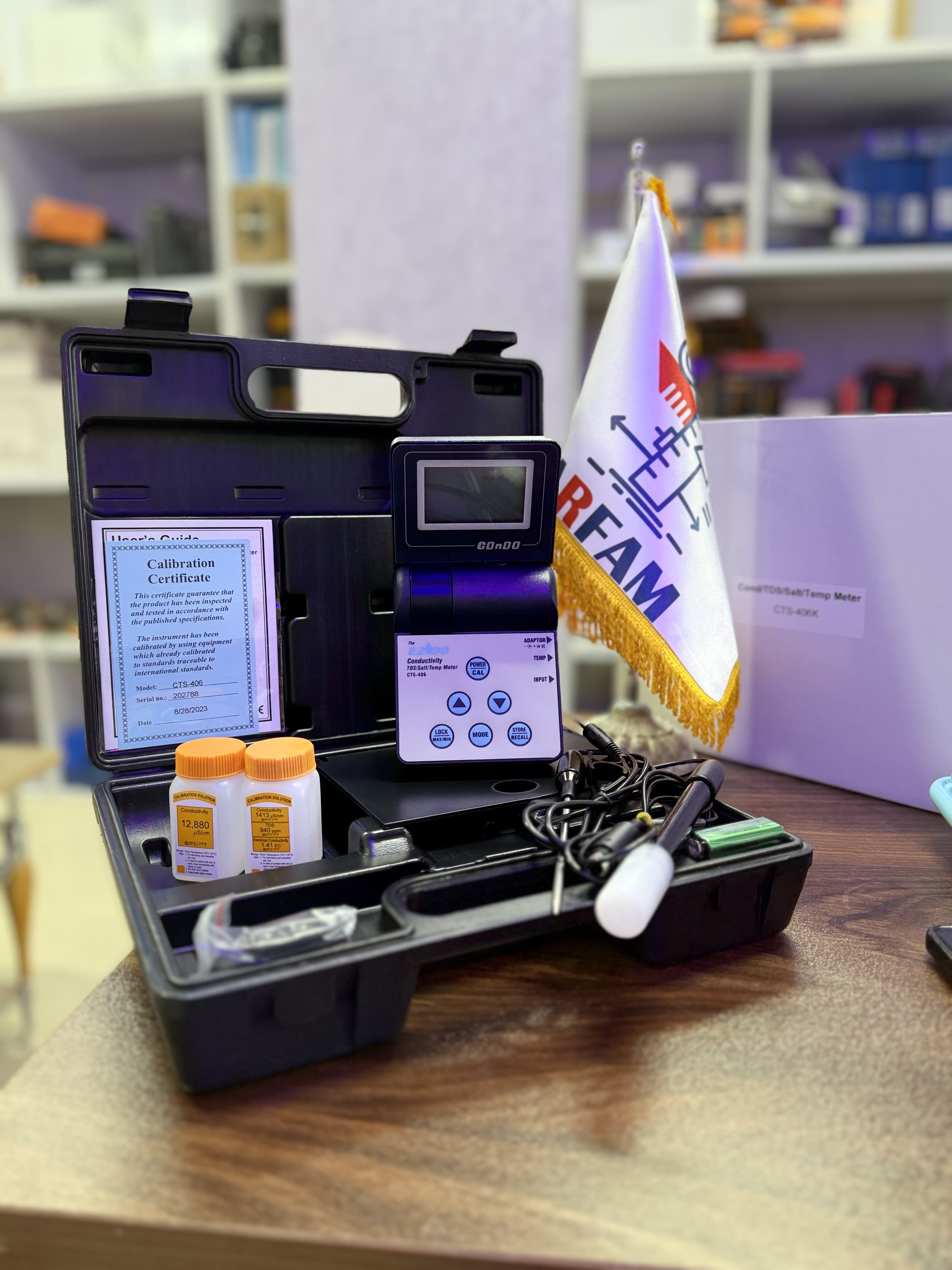 اسید سنج پرتابل EZDO Conductivity/TDS/salt مدل CTS-406