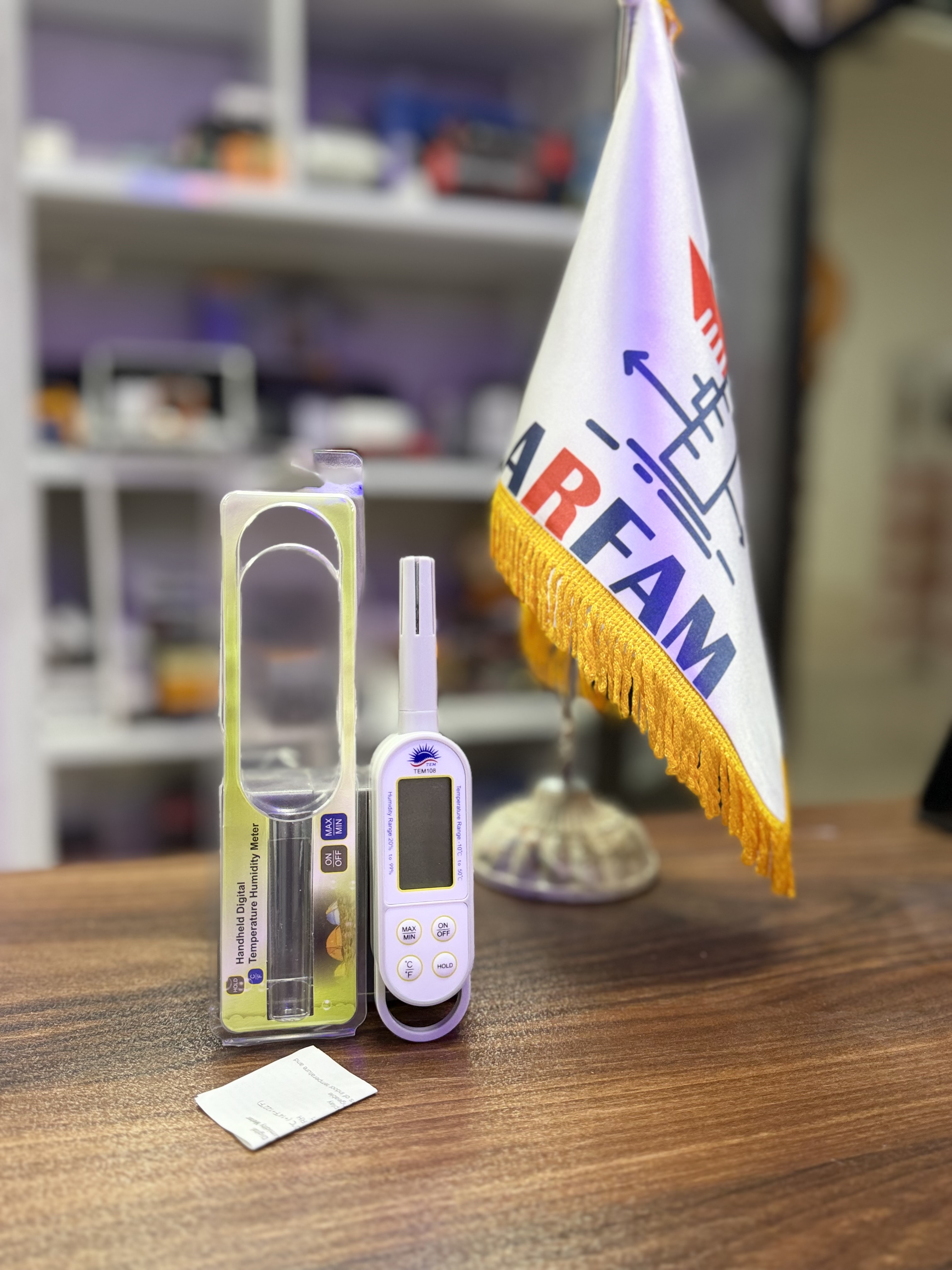دما و رطوبت سنج پرتابل مدل TEM108